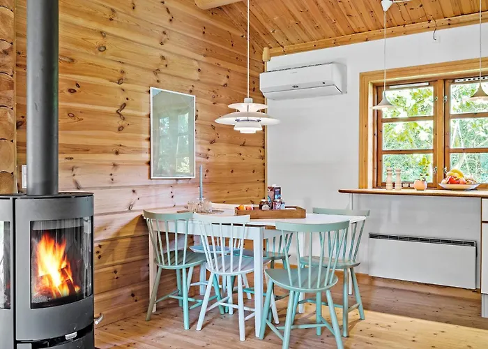 3 Bedroom Beautiful In Дом отдыха Melby