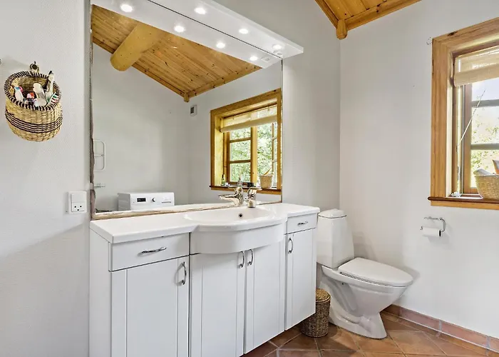 Hébergement de vacances 3 Bedroom Beautiful In *